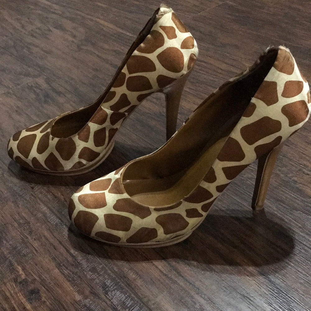 Giraffe heels